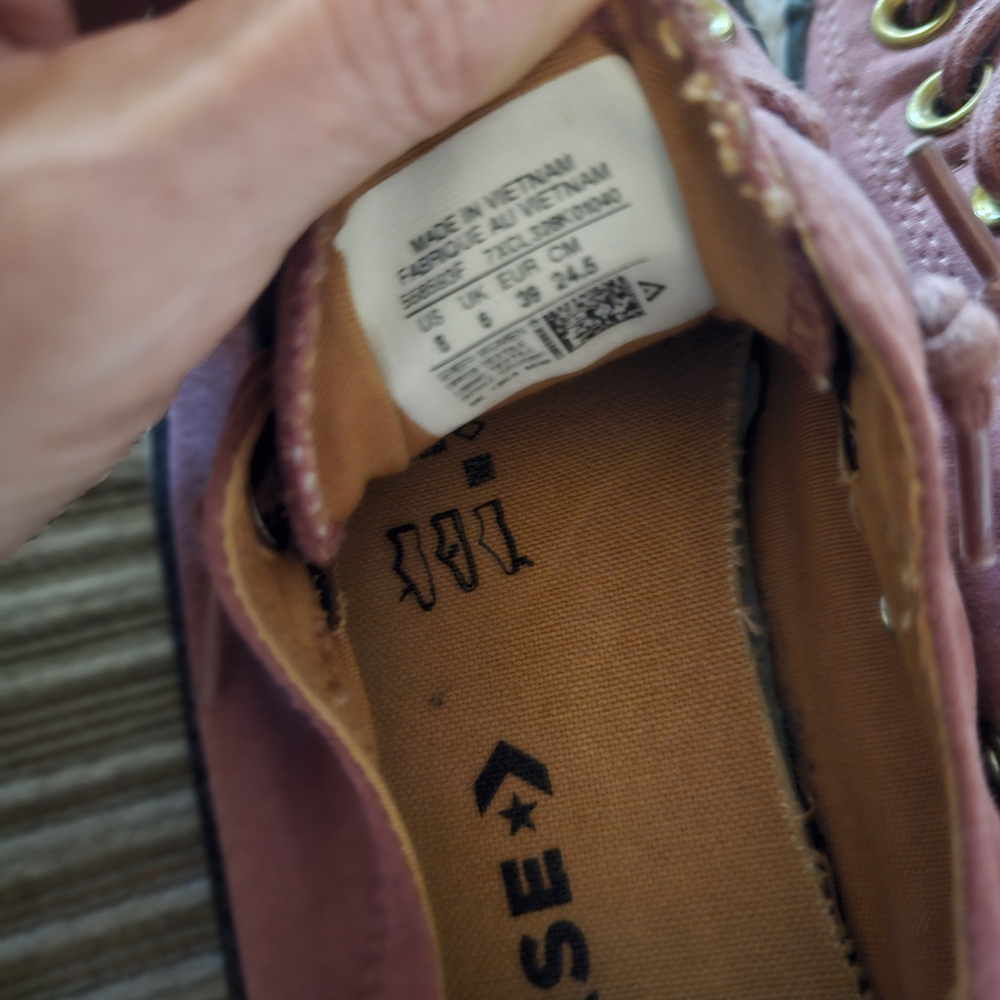 Converse Women's Pink Sneakers - Picture 3 of 3